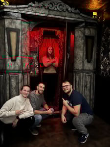 Wizyta w mrocznym dworze Adamskich