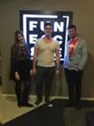 Klaun w krzywym zwierciadle