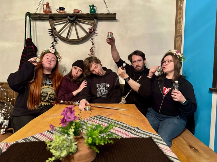 The Golden APPLE & The Dragon